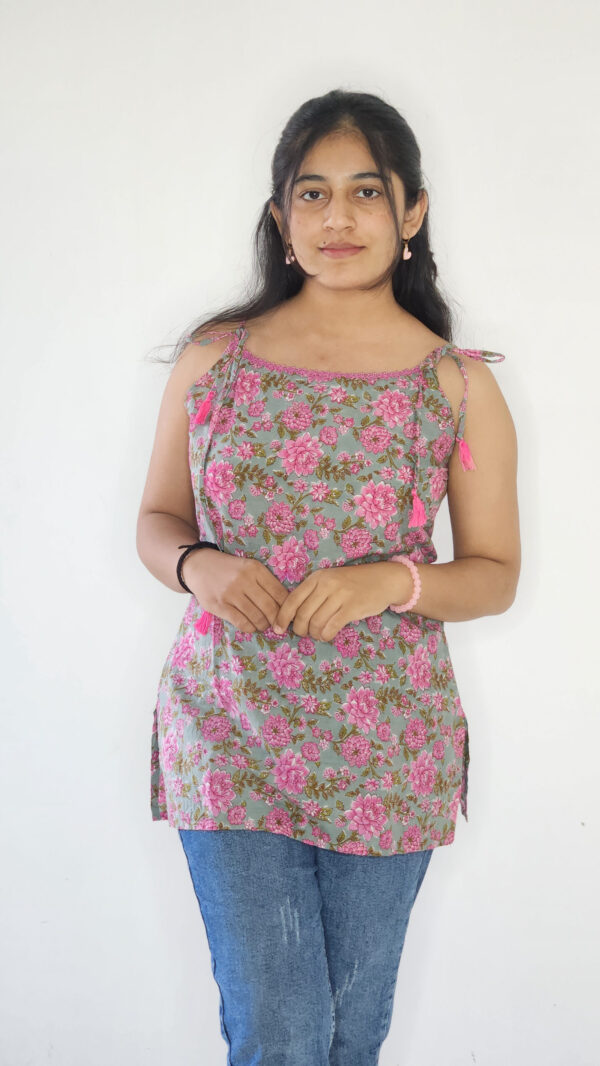 Kamalkali- round neck kurti