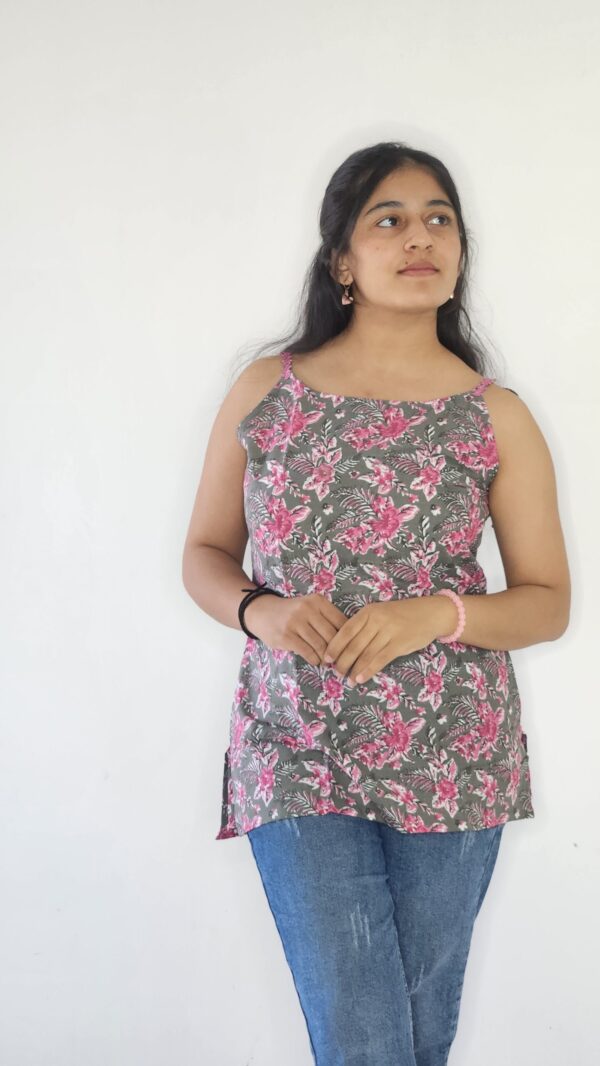 Gulzar- round neck kurti