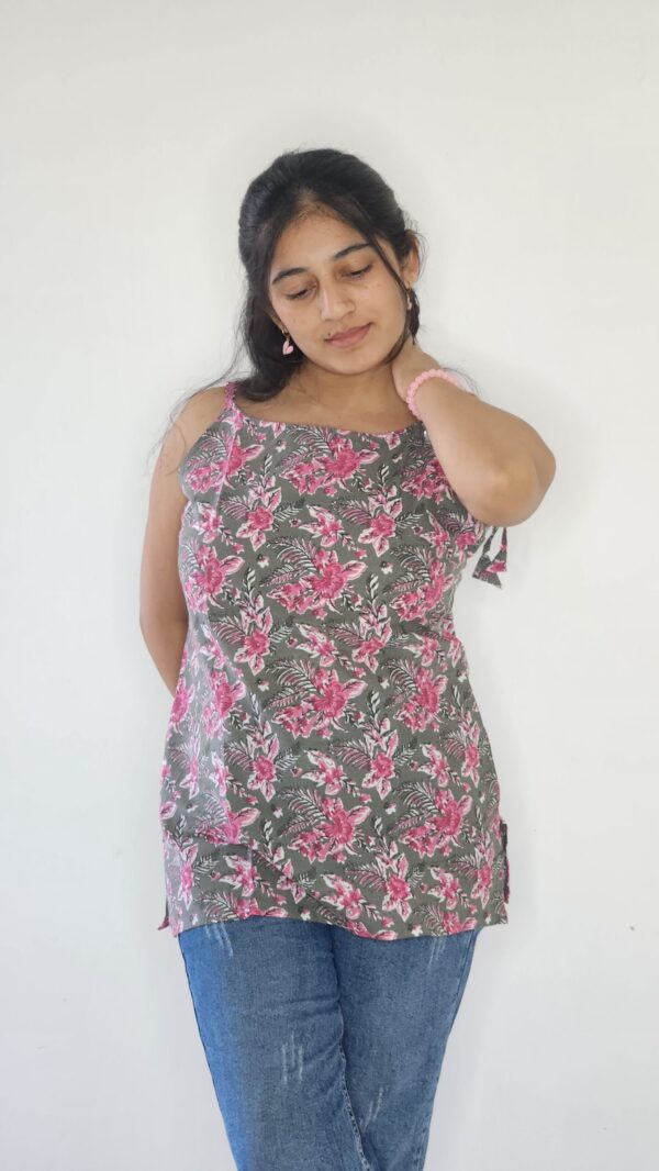 Gulzar- round neck kurti