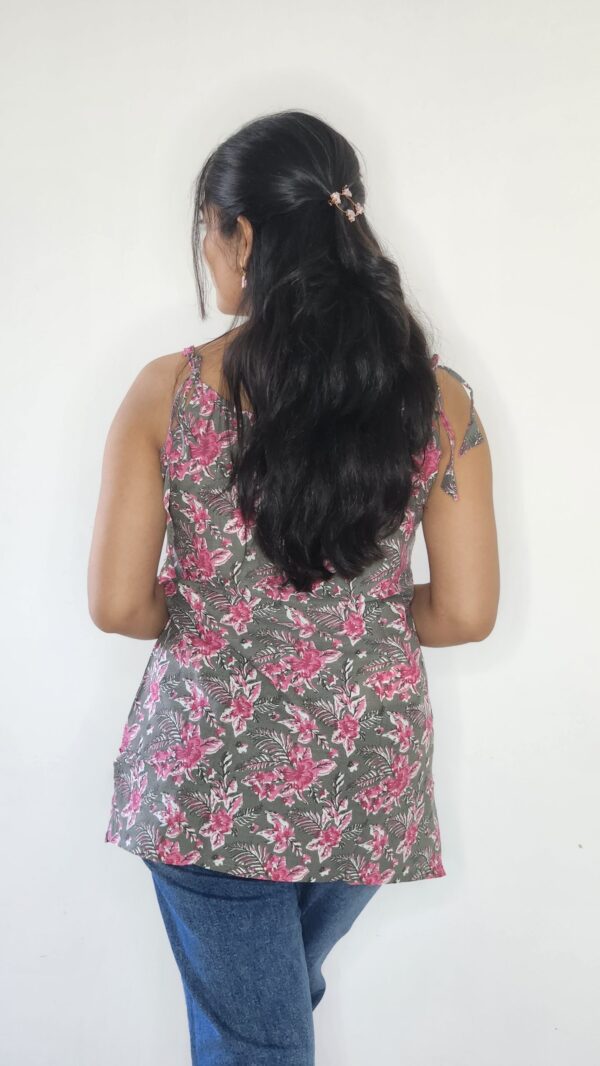 Gulzar- round neck kurti