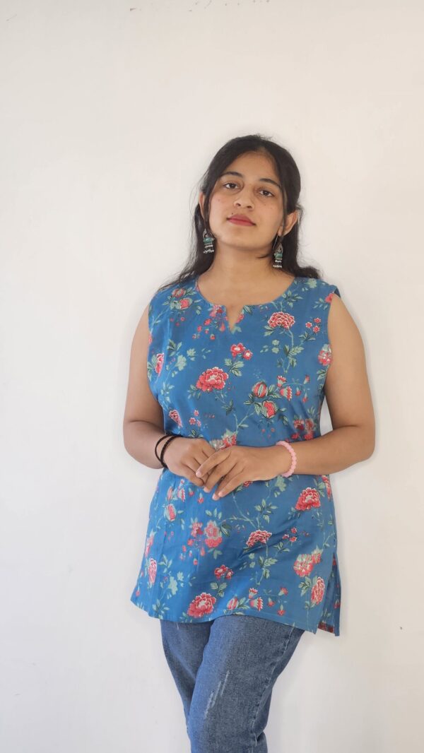 Phoolwari - round v neck kurti