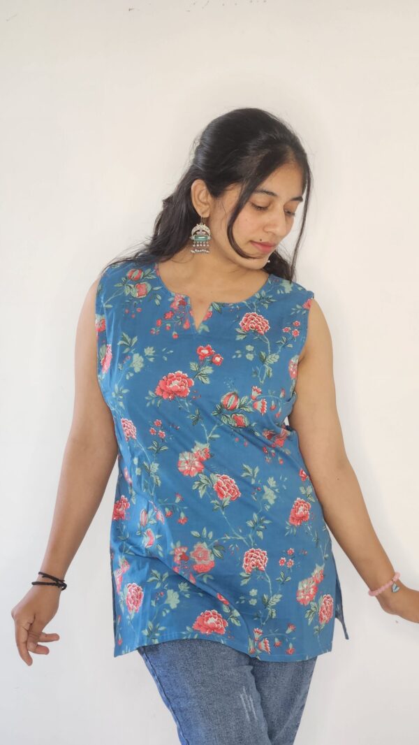 Phoolwari - round v neck kurti